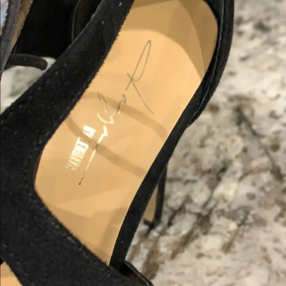 NWT Black pumps - size 10 - Picture 2 of 4